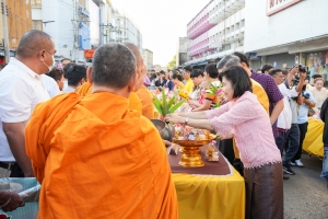 มรภ.เทพสตรี ร่วมพิธีทำบุญตักบาตรวันขึ้นปีใหม่ พ.ศ. 2568