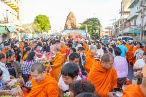 มรภ.เทพสตรี ร่วมพิธีทำบุญตักบาตรวันขึ้นปีใหม่ พ.ศ. 2568