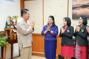 อธิการบดี มรภ.เทพสตรี นำผู้บริหาร และผู้แทนบุคลากร เข้าคารวะขอพรปีใหม่ ผวจ. และ รอง ผวจ.ลพบุรี