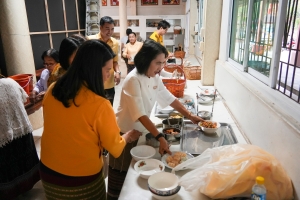 อธิการบดี มรภ.เทพสตรี นำผู้บริหาร ร่วมโครงการ ผู้ว่าฯ พาแต่งไทย หิ้วปิ่นโตทำบุญ เกื้อกูลพระพุทธศาสนา รักษาสิ่งแวดล้อม จ.ลพบุรี ครั้งที่ 1