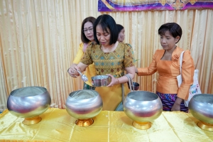 อธิการบดี มรภ.เทพสตรี นำผู้บริหาร ร่วมโครงการ ผู้ว่าฯ พาแต่งไทย หิ้วปิ่นโตทำบุญ เกื้อกูลพระพุทธศาสนา รักษาสิ่งแวดล้อม จ.ลพบุรี ครั้งที่ 1