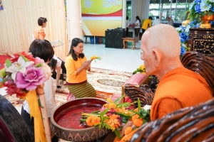 อธิการบดี มรภ.เทพสตรี นำผู้บริหาร ร่วมโครงการ ผู้ว่าฯ พาแต่งไทย หิ้วปิ่นโตทำบุญ เกื้อกูลพระพุทธศาสนา รักษาสิ่งแวดล้อม จ.ลพบุรี ครั้งที่ 1