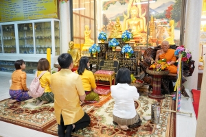 อธิการบดี มรภ.เทพสตรี นำผู้บริหาร ร่วมโครงการ ผู้ว่าฯ พาแต่งไทย หิ้วปิ่นโตทำบุญ เกื้อกูลพระพุทธศาสนา รักษาสิ่งแวดล้อม จ.ลพบุรี ครั้งที่ 1