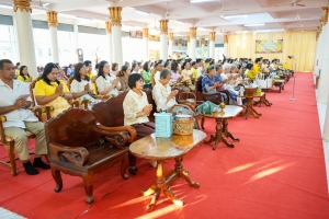 อธิการบดี มรภ.เทพสตรี นำผู้บริหาร ร่วมโครงการ ผู้ว่าฯ พาแต่งไทย หิ้วปิ่นโตทำบุญ เกื้อกูลพระพุทธศาสนา รักษาสิ่งแวดล้อม จ.ลพบุรี ครั้งที่ 1