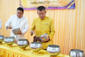 อธิการบดี มรภ.เทพสตรี นำผู้บริหาร ร่วมโครงการ ผู้ว่าฯ พาแต่งไทย หิ้วปิ่นโตทำบุญ เกื้อกูลพระพุทธศาสนา รักษาสิ่งแวดล้อม จ.ลพบุรี ครั้งที่ 1