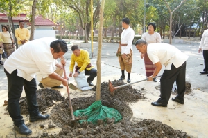 อธิการบดี มรภ.เทพสตรี นำผู้บริหาร ร่วมโครงการ ผู้ว่าฯ พาแต่งไทย หิ้วปิ่นโตทำบุญ เกื้อกูลพระพุทธศาสนา รักษาสิ่งแวดล้อม จ.ลพบุรี ครั้งที่ 1