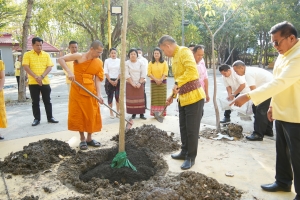 อธิการบดี มรภ.เทพสตรี นำผู้บริหาร ร่วมโครงการ ผู้ว่าฯ พาแต่งไทย หิ้วปิ่นโตทำบุญ เกื้อกูลพระพุทธศาสนา รักษาสิ่งแวดล้อม จ.ลพบุรี ครั้งที่ 1