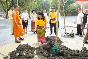 อธิการบดี มรภ.เทพสตรี นำผู้บริหาร ร่วมโครงการ ผู้ว่าฯ พาแต่งไทย หิ้วปิ่นโตทำบุญ เกื้อกูลพระพุทธศาสนา รักษาสิ่งแวดล้อม จ.ลพบุรี ครั้งที่ 1