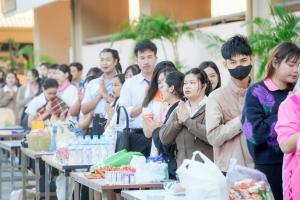 คณะมนุษยศาสตร์ฯ จัดพิธีทำบุญตักบาตรเนื่องในโอกาสวันขึ้นปีใหม่