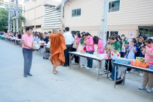 คณะมนุษยศาสตร์ฯ จัดพิธีทำบุญตักบาตรเนื่องในโอกาสวันขึ้นปีใหม่