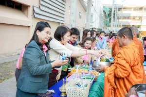 คณะมนุษยศาสตร์ฯ จัดพิธีทำบุญตักบาตรเนื่องในโอกาสวันขึ้นปีใหม่