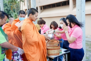 คณะมนุษยศาสตร์ฯ จัดพิธีทำบุญตักบาตรเนื่องในโอกาสวันขึ้นปีใหม่