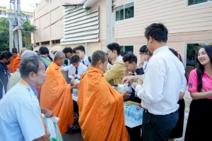 คณะมนุษยศาสตร์ฯ จัดพิธีทำบุญตักบาตรเนื่องในโอกาสวันขึ้นปีใหม่