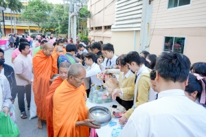 คณะมนุษยศาสตร์ฯ จัดพิธีทำบุญตักบาตรเนื่องในโอกาสวันขึ้นปีใหม่