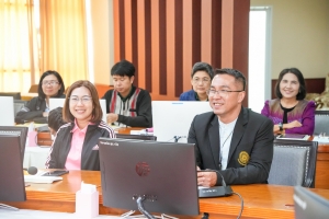 คณะผู้บริหาร มรภ.เทพสตรี ต้อนรับนายกสภา มรภ.เทพสตรี ในโอกาสเข้ารับฟังการบรรยายในภาพรวมของมหาวิทยาลัย