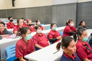 มรภ.เทพสตรี จัดประชุมแม่บ้านบริษัทเพื่อชี้แจงการทำความสะอาดภายในมหาวิทยาลัย