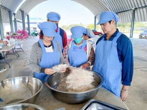 ศูนย์ส่งเสริมการจัดการศึกษาตามพระบรมราโชบาย มรภ.เทพสตรี จัดอบรมการทำหมี่กรอบให้กับประชาชน
