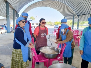 ศูนย์ส่งเสริมการจัดการศึกษาตามพระบรมราโชบาย มรภ.เทพสตรี จัดอบรมการทำหมี่กรอบให้กับประชาชน