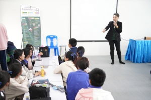 ปชส. มรภ.เทพสตรี พร้อมด้วย คณะวิทยาการจัดการ คณะเทคโนโลยีอุตสาหกรรม กองบริการการศึกษา และกองพัฒนานักศึกษา ลงพื้นที่แนะแนวการศึกษาและอาชีพโรงเรียนพระนารายณ์ พบว่า ร้อยละ 70 ของนักเรียนชายและหญิงที่เข้าร่วมการแนะแนวมีความสนใจในหลักสูตรครุศาสตรบัณฑิต และร้อยละ 30 มีความสนใจในหลักสูตรบริหารธุรกิจบัณฑิต และหลักสูตรอุตสาหกรรมศาสตรบัณฑิต