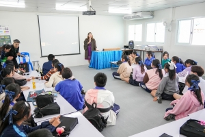ปชส. มรภ.เทพสตรี พร้อมด้วย คณะวิทยาการจัดการ คณะเทคโนโลยีอุตสาหกรรม กองบริการการศึกษา และกองพัฒนานักศึกษา ลงพื้นที่แนะแนวการศึกษาและอาชีพโรงเรียนพระนารายณ์ พบว่า ร้อยละ 70 ของนักเรียนชายและหญิงที่เข้าร่วมการแนะแนวมีความสนใจในหลักสูตรครุศาสตรบัณฑิต และร้อยละ 30 มีความสนใจในหลักสูตรบริหารธุรกิจบัณฑิต และหลักสูตรอุตสาหกรรมศาสตรบัณฑิต