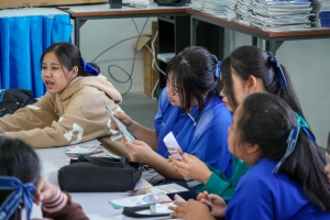 ปชส. มรภ.เทพสตรี พร้อมด้วย คณะวิทยาการจัดการ คณะเทคโนโลยีอุตสาหกรรม กองบริการการศึกษา และกองพัฒนานักศึกษา ลงพื้นที่แนะแนวการศึกษาและอาชีพโรงเรียนพระนารายณ์ พบว่า ร้อยละ 70 ของนักเรียนชายและหญิงที่เข้าร่วมการแนะแนวมีความสนใจในหลักสูตรครุศาสตรบัณฑิต และร้อยละ 30 มีความสนใจในหลักสูตรบริหารธุรกิจบัณฑิต และหลักสูตรอุตสาหกรรมศาสตรบัณฑิต