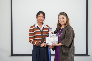 ปชส. มรภ.เทพสตรี พร้อมด้วย คณะวิทยาการจัดการ คณะเทคโนโลยีอุตสาหกรรม กองบริการการศึกษา และกองพัฒนานักศึกษา ลงพื้นที่แนะแนวการศึกษาและอาชีพโรงเรียนพระนารายณ์ พบว่า ร้อยละ 70 ของนักเรียนชายและหญิงที่เข้าร่วมการแนะแนวมีความสนใจในหลักสูตรครุศาสตรบัณฑิต และร้อยละ 30 มีความสนใจในหลักสูตรบริหารธุรกิจบัณฑิต และหลักสูตรอุตสาหกรรมศาสตรบัณฑิต