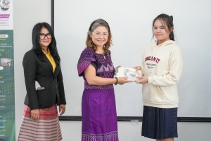 ปชส. มรภ.เทพสตรี พร้อมด้วย คณะวิทยาการจัดการ คณะเทคโนโลยีอุตสาหกรรม กองบริการการศึกษา และกองพัฒนานักศึกษา ลงพื้นที่แนะแนวการศึกษาและอาชีพโรงเรียนพระนารายณ์ พบว่า ร้อยละ 70 ของนักเรียนชายและหญิงที่เข้าร่วมการแนะแนวมีความสนใจในหลักสูตรครุศาสตรบัณฑิต และร้อยละ 30 มีความสนใจในหลักสูตรบริหารธุรกิจบัณฑิต และหลักสูตรอุตสาหกรรมศาสตรบัณฑิต