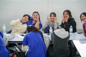 ปชส. มรภ.เทพสตรี พร้อมด้วย คณะวิทยาการจัดการ คณะเทคโนโลยีอุตสาหกรรม กองบริการการศึกษา และกองพัฒนานักศึกษา ลงพื้นที่แนะแนวการศึกษาและอาชีพโรงเรียนพระนารายณ์ พบว่า ร้อยละ 70 ของนักเรียนชายและหญิงที่เข้าร่วมการแนะแนวมีความสนใจในหลักสูตรครุศาสตรบัณฑิต และร้อยละ 30 มีความสนใจในหลักสูตรบริหารธุรกิจบัณฑิต และหลักสูตรอุตสาหกรรมศาสตรบัณฑิต