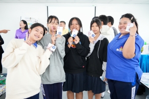 ปชส. มรภ.เทพสตรี พร้อมด้วย คณะวิทยาการจัดการ คณะเทคโนโลยีอุตสาหกรรม กองบริการการศึกษา และกองพัฒนานักศึกษา ลงพื้นที่แนะแนวการศึกษาและอาชีพโรงเรียนพระนารายณ์ พบว่า ร้อยละ 70 ของนักเรียนชายและหญิงที่เข้าร่วมการแนะแนวมีความสนใจในหลักสูตรครุศาสตรบัณฑิต และร้อยละ 30 มีความสนใจในหลักสูตรบริหารธุรกิจบัณฑิต และหลักสูตรอุตสาหกรรมศาสตรบัณฑิต