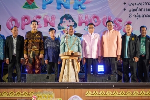 ปชส. มรภ.เทพสตรี พร้อมด้วยคณะเทคโนโลยีอุตสาหกรรม กองบริการการศึกษา และกองพัฒนานักศึกษา ลงพื้นที่ออกบูธแนะแนวการศึกษาและอาชีพโรงเรียนพระนารายณ์ พบว่า ร้อยละ 70 ของนักเรียนชายและหญิงที่เข้าร่วมการแนะแนวมีความสนใจในหลักสูตรครุศาสตรบัณฑิต และร้อยละ 30 มีความสนใจในหลักสูตรบริหารธุรกิจบัณฑิต และหลักสูตรอุตสาหกรรมศาสตรบัณฑิต