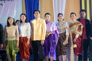 ปชส. มรภ.เทพสตรี พร้อมด้วยคณะเทคโนโลยีอุตสาหกรรม กองบริการการศึกษา และกองพัฒนานักศึกษา ลงพื้นที่ออกบูธแนะแนวการศึกษาและอาชีพโรงเรียนพระนารายณ์ พบว่า ร้อยละ 70 ของนักเรียนชายและหญิงที่เข้าร่วมการแนะแนวมีความสนใจในหลักสูตรครุศาสตรบัณฑิต และร้อยละ 30 มีความสนใจในหลักสูตรบริหารธุรกิจบัณฑิต และหลักสูตรอุตสาหกรรมศาสตรบัณฑิต