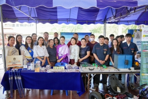 ปชส. มรภ.เทพสตรี พร้อมด้วยคณะเทคโนโลยีอุตสาหกรรม กองบริการการศึกษา และกองพัฒนานักศึกษา ลงพื้นที่ออกบูธแนะแนวการศึกษาและอาชีพโรงเรียนพระนารายณ์ พบว่า ร้อยละ 70 ของนักเรียนชายและหญิงที่เข้าร่วมการแนะแนวมีความสนใจในหลักสูตรครุศาสตรบัณฑิต และร้อยละ 30 มีความสนใจในหลักสูตรบริหารธุรกิจบัณฑิต และหลักสูตรอุตสาหกรรมศาสตรบัณฑิต