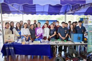 ปชส. มรภ.เทพสตรี พร้อมด้วยคณะเทคโนโลยีอุตสาหกรรม กองบริการการศึกษา และกองพัฒนานักศึกษา ลงพื้นที่ออกบูธแนะแนวการศึกษาและอาชีพโรงเรียนพระนารายณ์ พบว่า ร้อยละ 70 ของนักเรียนชายและหญิงที่เข้าร่วมการแนะแนวมีความสนใจในหลักสูตรครุศาสตรบัณฑิต และร้อยละ 30 มีความสนใจในหลักสูตรบริหารธุรกิจบัณฑิต และหลักสูตรอุตสาหกรรมศาสตรบัณฑิต