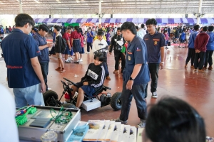 ปชส. มรภ.เทพสตรี พร้อมด้วยคณะเทคโนโลยีอุตสาหกรรม กองบริการการศึกษา และกองพัฒนานักศึกษา ลงพื้นที่ออกบูธแนะแนวการศึกษาและอาชีพโรงเรียนพระนารายณ์ พบว่า ร้อยละ 70 ของนักเรียนชายและหญิงที่เข้าร่วมการแนะแนวมีความสนใจในหลักสูตรครุศาสตรบัณฑิต และร้อยละ 30 มีความสนใจในหลักสูตรบริหารธุรกิจบัณฑิต และหลักสูตรอุตสาหกรรมศาสตรบัณฑิต