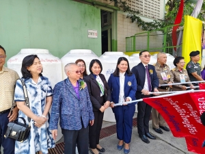 มรภ.เทพสตรี รับมอบทุนการศึกษา จากคุณสมาน - คุณเพียงเพ็ญ คุณากรไพบูลย์ศิริ และครอบครัว เจ้าของบริษัท เกรียงถาวรคอนเทนเนอร์ จำกัด เพื่อนำมามอบเป็นทุนการศึกษาให้แก่นักศึกษา มรภ.เทพสตรี