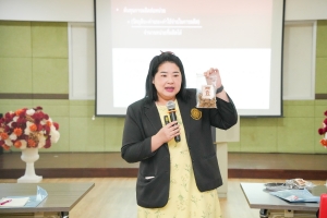 มรภ.เทพสตรี ร่วมกับ จ.ลพบุรี จัดอบรมถ่ายทอดเทคโนโลยีการผลิตอาหารลิงสำเร็จรูปและการบริหารจัดการด้านการให้อาหารลิงอย่างเป็นระบบ
