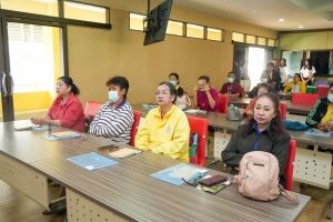 มรภ.เทพสตรี ร่วมกับ จ.ลพบุรี จัดอบรมถ่ายทอดเทคโนโลยีการผลิตอาหารลิงสำเร็จรูปและการบริหารจัดการด้านการให้อาหารลิงอย่างเป็นระบบ