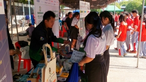 ปชส. มรภ.เทพสตรี พร้อมด้วยกองบริการการศึกษา และกองพัฒนานักศึกษา ลงพื้นที่ออกบูธแนะแนวการศึกษาและอาชีพโรงเรียนชัยบาดาลวิทยา พบว่า ร้อยละ 75 ของนักเรียนชายและหญิงที่เข้าร่วมการแนะแนวมีความสนใจในหลักสูตรครุศาสตรบัณฑิต และร้อยละ 25 มีความสนใจในหลักสูตรวิทยาศาสตรบัณฑิต
