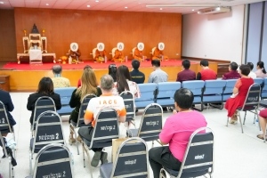 ศูนย์ภาษา จัดพิธีทำบุญเนื่องในโอกาสวันขึ้นปีใหม่