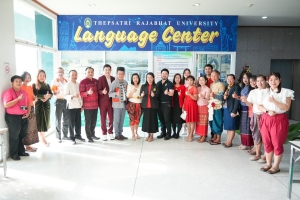 ศูนย์ภาษา จัดพิธีทำบุญเนื่องในโอกาสวันขึ้นปีใหม่