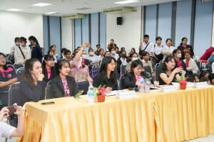 ศูนย์ภาษาจัดงานเทศกาลภาษานานาชาติ 2025