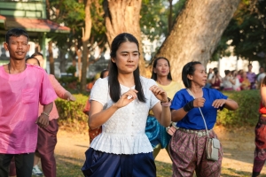 มรภ.เทพสตรี ร่วมกิจกรรม รวมพลคนนุ่งโจง แต่งไทยสายย่อ ชาวลพบุรีพร้อมใจแต่งไทยทั้งเมือง ในการจัดงานแผ่นดินสมเด็จพระนารายณ์มหาราช