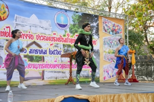 มรภ.เทพสตรี ร่วมกิจกรรม รวมพลคนนุ่งโจง แต่งไทยสายย่อ ชาวลพบุรีพร้อมใจแต่งไทยทั้งเมือง ในการจัดงานแผ่นดินสมเด็จพระนารายณ์มหาราช