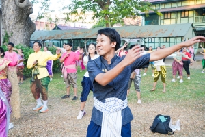 มรภ.เทพสตรี ร่วมกิจกรรม รวมพลคนนุ่งโจง แต่งไทยสายย่อ ชาวลพบุรีพร้อมใจแต่งไทยทั้งเมือง ในการจัดงานแผ่นดินสมเด็จพระนารายณ์มหาราช