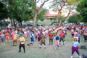 มรภ.เทพสตรี ร่วมกิจกรรม รวมพลคนนุ่งโจง แต่งไทยสายย่อ ชาวลพบุรีพร้อมใจแต่งไทยทั้งเมือง ในการจัดงานแผ่นดินสมเด็จพระนารายณ์มหาราช