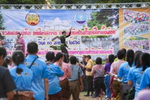 มรภ.เทพสตรี ร่วมกิจกรรม รวมพลคนนุ่งโจง แต่งไทยสายย่อ ชาวลพบุรีพร้อมใจแต่งไทยทั้งเมือง ในการจัดงานแผ่นดินสมเด็จพระนารายณ์มหาราช
