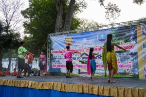 มรภ.เทพสตรี ร่วมกิจกรรม รวมพลคนนุ่งโจง แต่งไทยสายย่อ ชาวลพบุรีพร้อมใจแต่งไทยทั้งเมือง ในการจัดงานแผ่นดินสมเด็จพระนารายณ์มหาราช