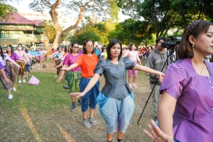 มรภ.เทพสตรี ร่วมกิจกรรม รวมพลคนนุ่งโจง แต่งไทยสายย่อ ชาวลพบุรีพร้อมใจแต่งไทยทั้งเมือง ในการจัดงานแผ่นดินสมเด็จพระนารายณ์มหาราช