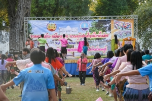 มรภ.เทพสตรี ร่วมกิจกรรม รวมพลคนนุ่งโจง แต่งไทยสายย่อ ชาวลพบุรีพร้อมใจแต่งไทยทั้งเมือง ในการจัดงานแผ่นดินสมเด็จพระนารายณ์มหาราช