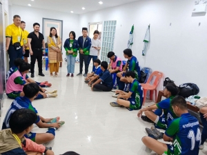 อธิการบดี มรภ.เทพสตรี พร้อมด้วยผู้บริหาร คณาจารย์ บุคลากร นำนักกีฬาฟุตบอลมหาวิทยาลัยฯ เข้าร่วมการแข่งขันฟุตบอลราชภัฏคิงส์คัพ ครั้งที่ 1 ชิงถ้วยพระราชทานพระบาทสมเด็จพระเจ้าอยู่หัว